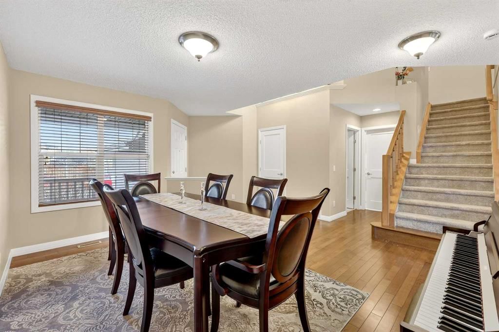 575 Everbrook Way SW, Calgary — photo 5 of 50