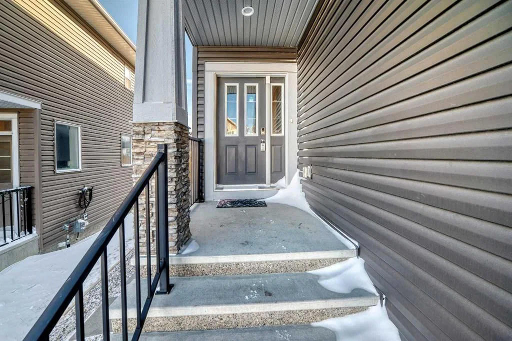 47 Evansglen Circle NW, Calgary — photo 2 of 50