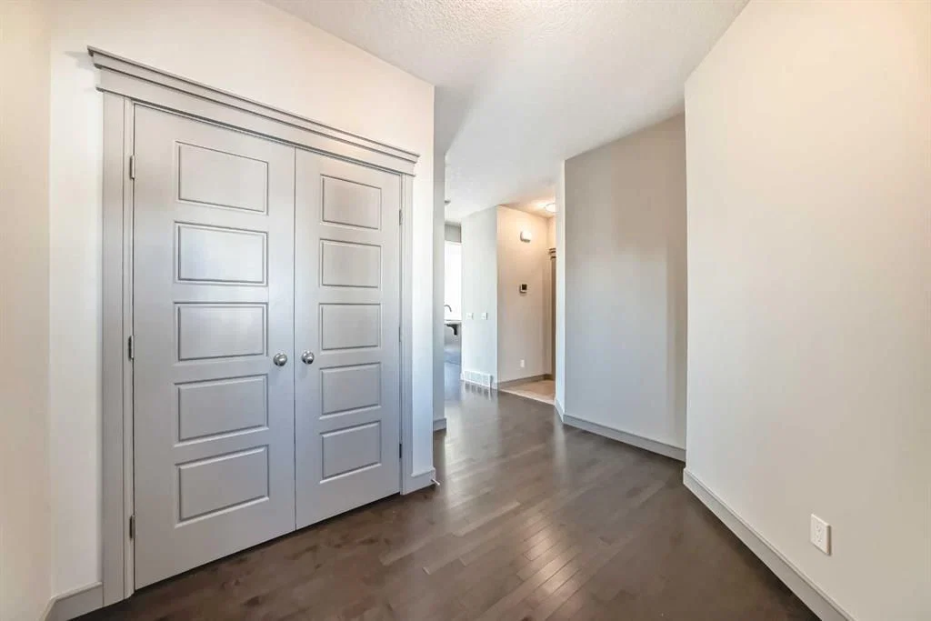 47 Evansglen Circle NW, Calgary — photo 4 of 50