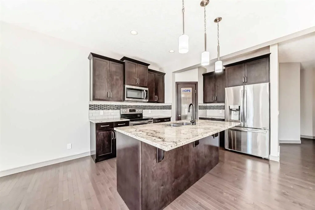 47 Evansglen Circle NW, Calgary — photo 5 of 50