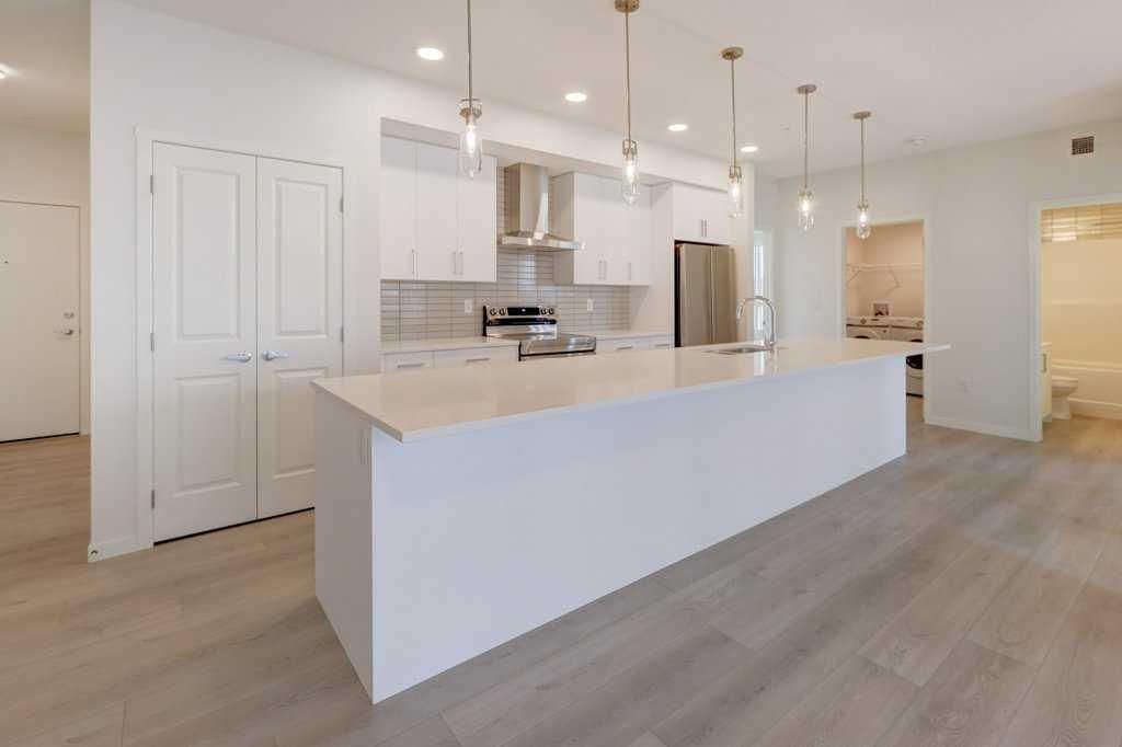 1209, 550 Belmont Street SW, Calgary — photo 5 of 33