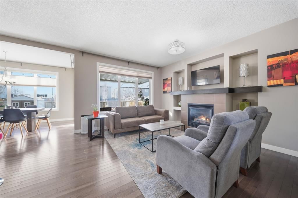 639 Copperpond Circle SE, Calgary — photo 3 of 35