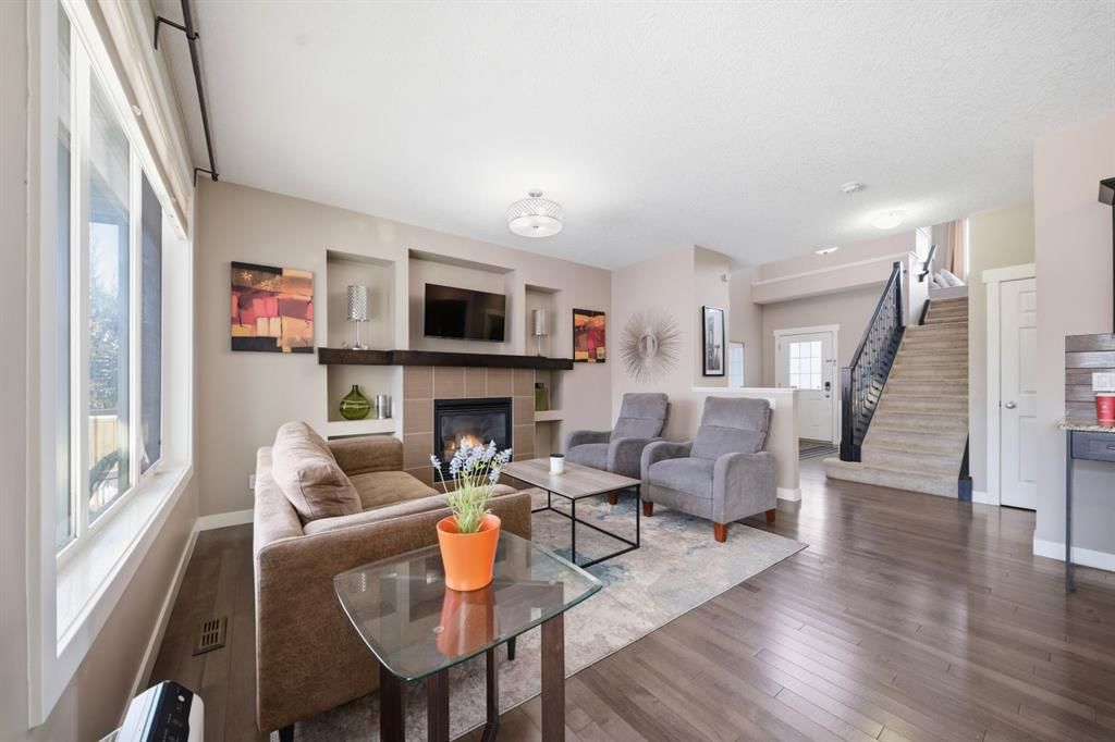 639 Copperpond Circle SE, Calgary — photo 4 of 35