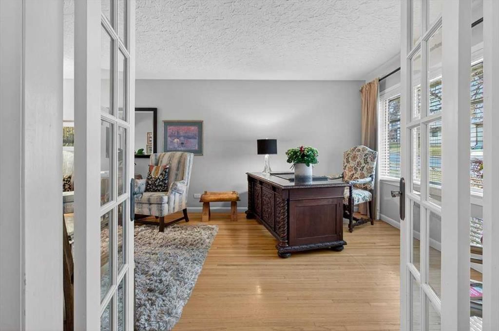 2808 35 Street SW, Calgary — photo 5 of 41
