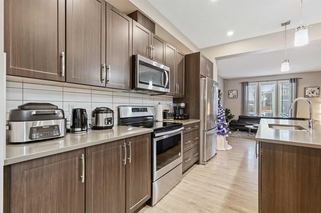 754 Belmont Drive SW, Calgary — photo 4 of 50