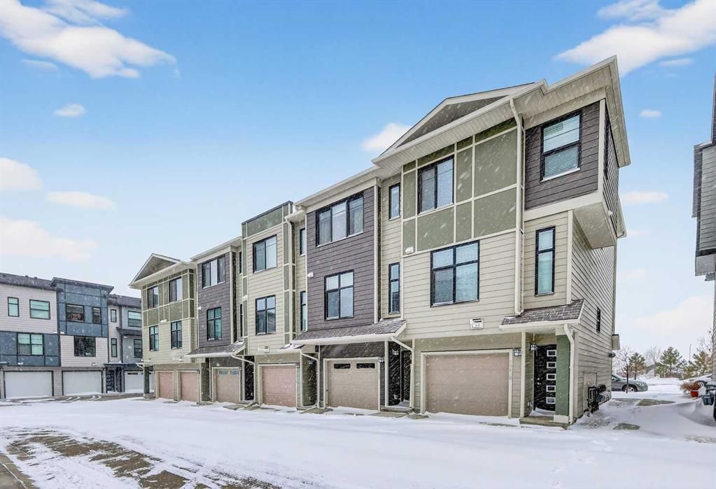 19632 40 Street SE, Calgary — photo 2 of 41