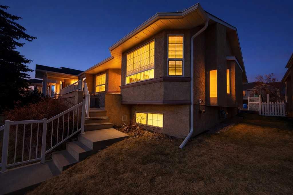 138 Sierra Morena Green SW, Calgary — main listing photo