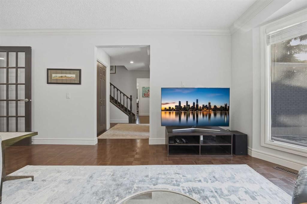 1136 Kildonan Place SW, Calgary — photo 4 of 46