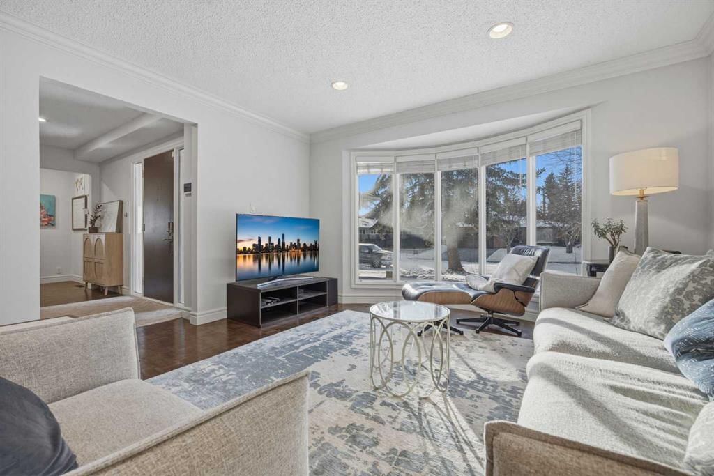 1136 Kildonan Place SW, Calgary — photo 5 of 46