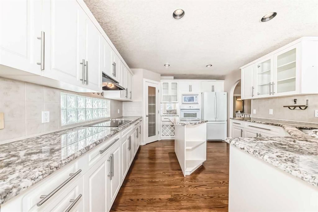 256 Evergreen Court SW, Calgary — photo 5 of 50