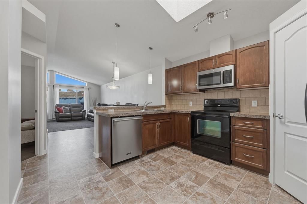 68 Auburn Bay Crescent SE, Calgary — photo 4 of 43