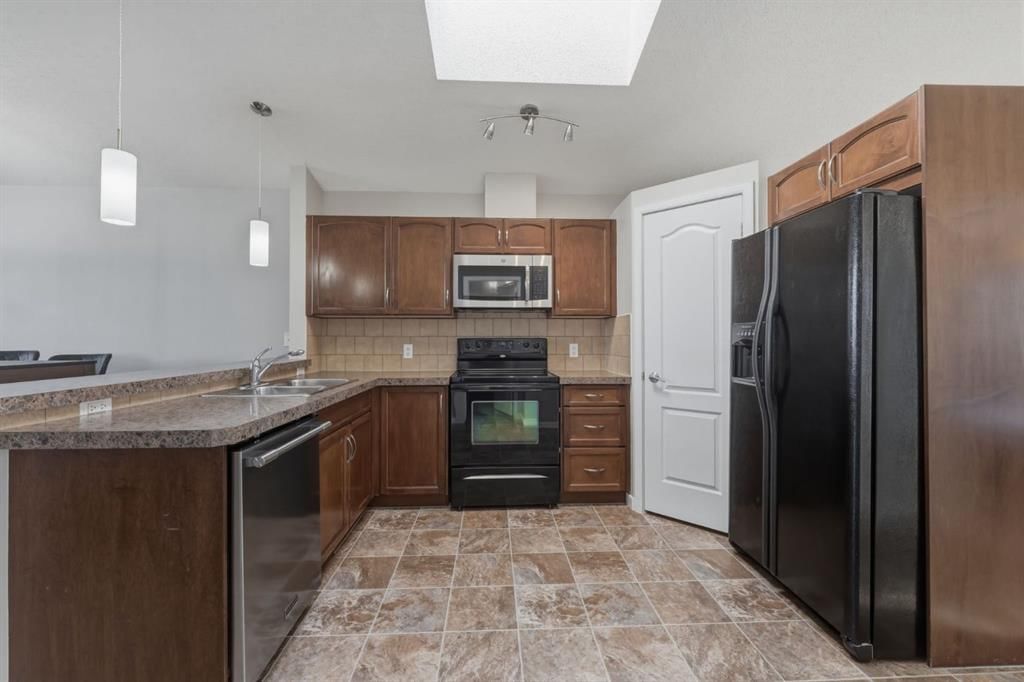 68 Auburn Bay Crescent SE, Calgary — photo 5 of 43