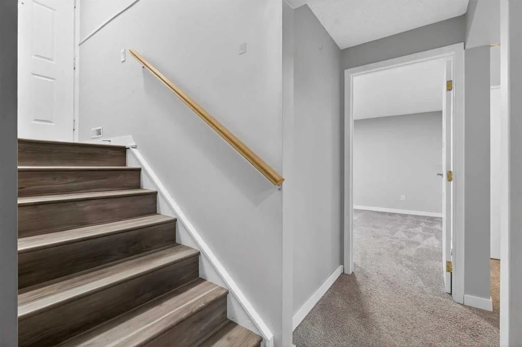 3220 56 Street NE, Calgary — photo 4 of 30