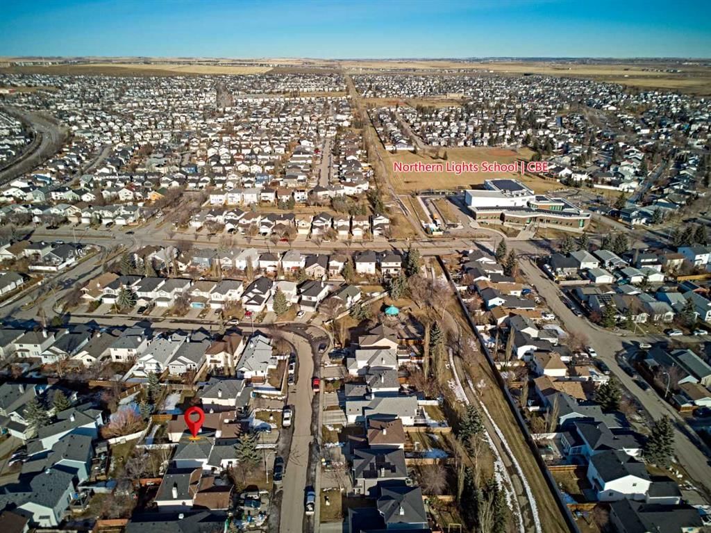 215 COVENTRY Green NE, Calgary — photo 3 of 45