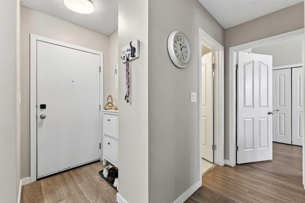 2407, 1053 10 Street SW, Calgary — photo 3 of 38