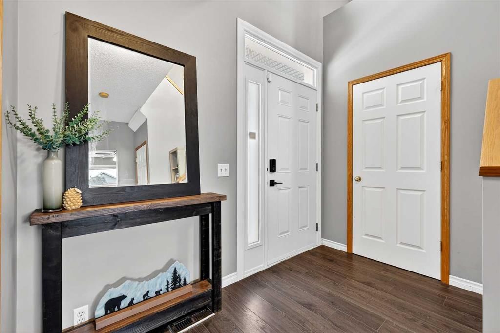 1153 Prestwick Circle SE, Calgary — photo 3 of 50