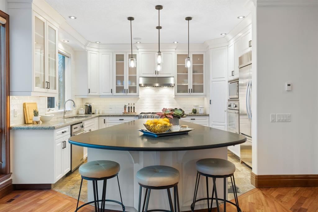 48 Coulee Park SW, Calgary — photo 4 of 50