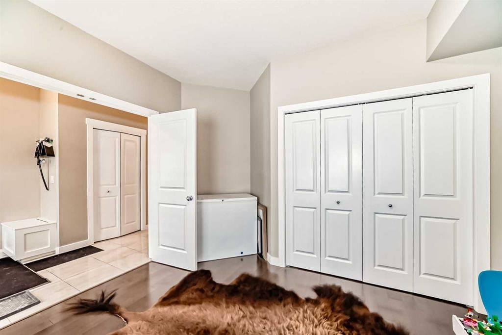 106 Cougar Ridge Landing SW, Calgary — photo 4 of 43
