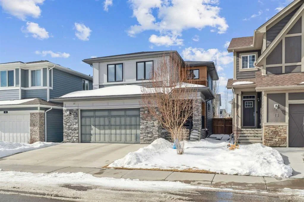 17 Cranbrook Circle SE, Calgary — main listing photo