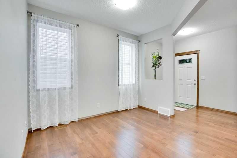 117 Walden Square SE, Calgary — photo 4 of 31