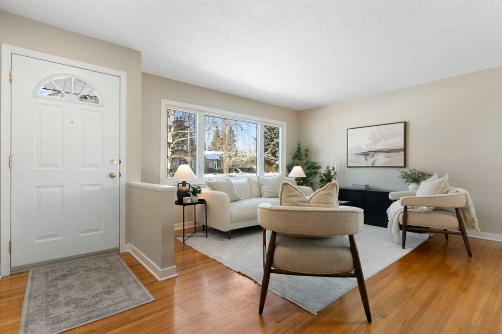 123 Glacier Drive SW, Calgary — photo 2 of 46