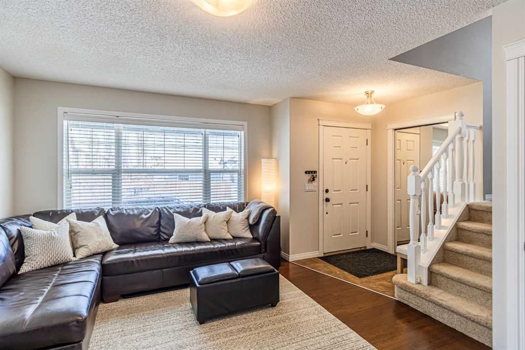 100 Silverado Plains View SW, Calgary — photo 3 of 29