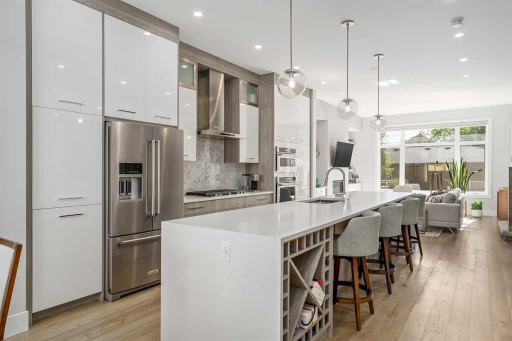 2432 32 Street SW, Calgary — photo 4 of 50