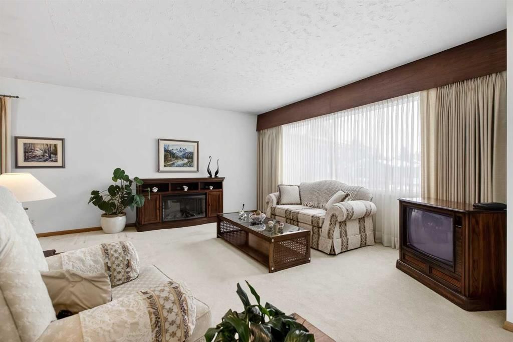 8011 5 Street SW, Calgary — photo 4 of 49