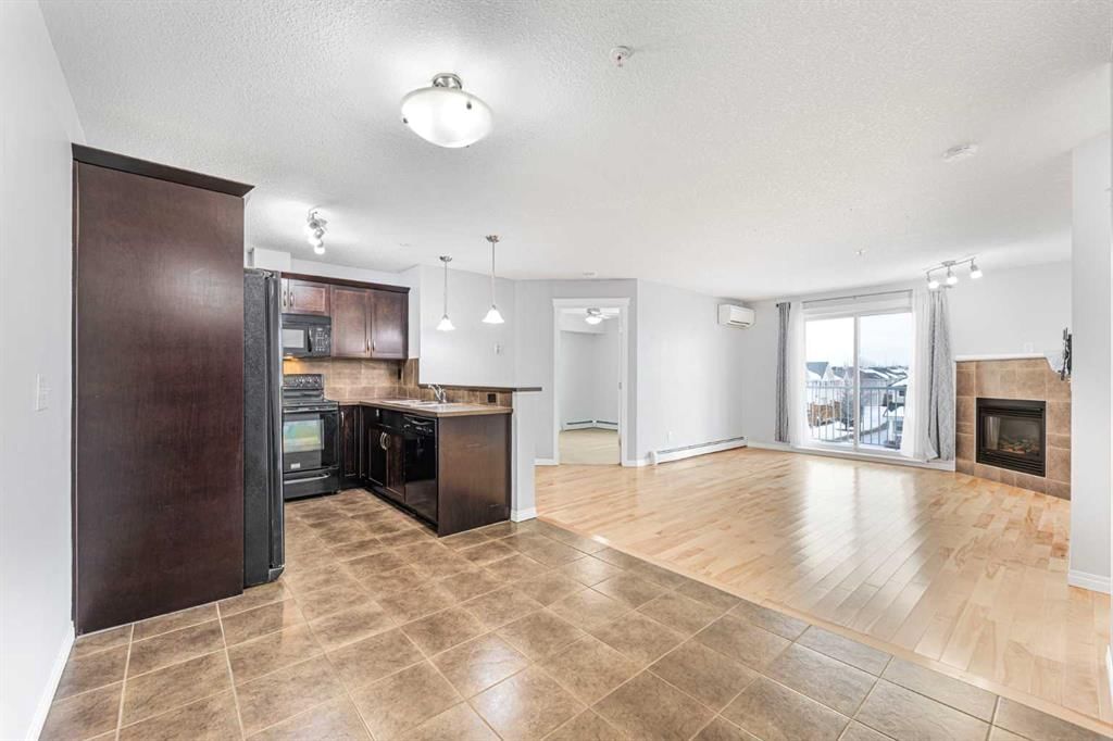 4313, 31 Country Village Manor NE, Calgary — photo 2 of 26