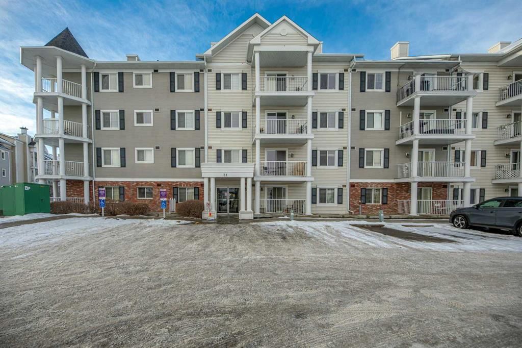 4313, 31 Country Village Manor NE, Calgary — photo 3 of 26