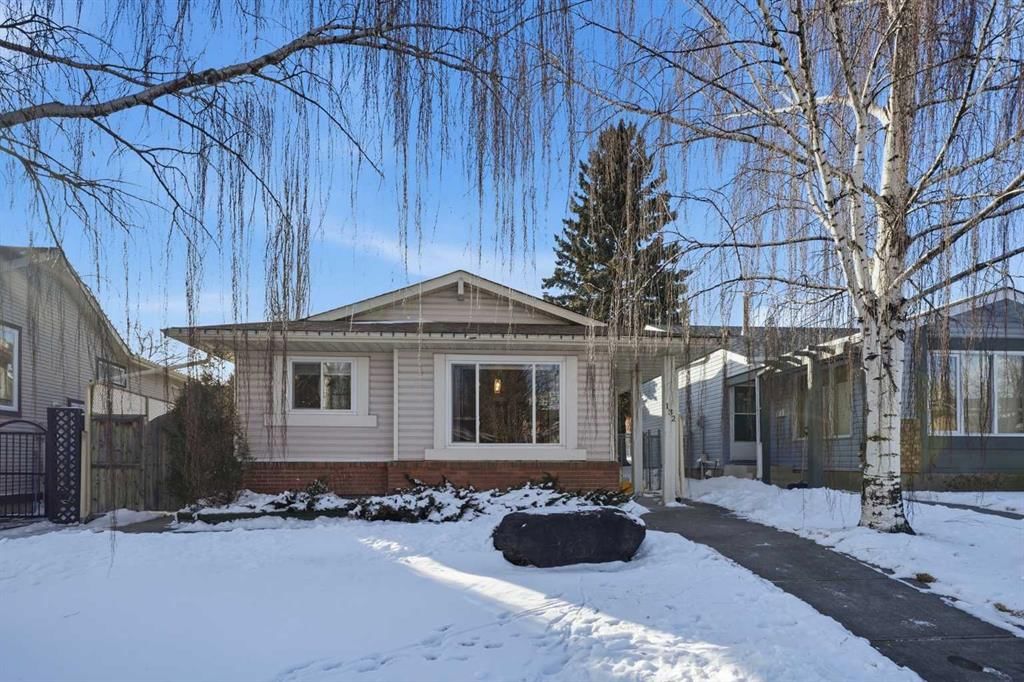 132 Shawcliffe Circle SW, Calgary — main listing photo