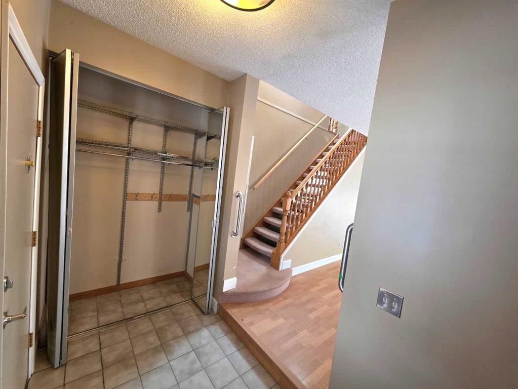 52 Sunvale Mews SE, Calgary — photo 3 of 50