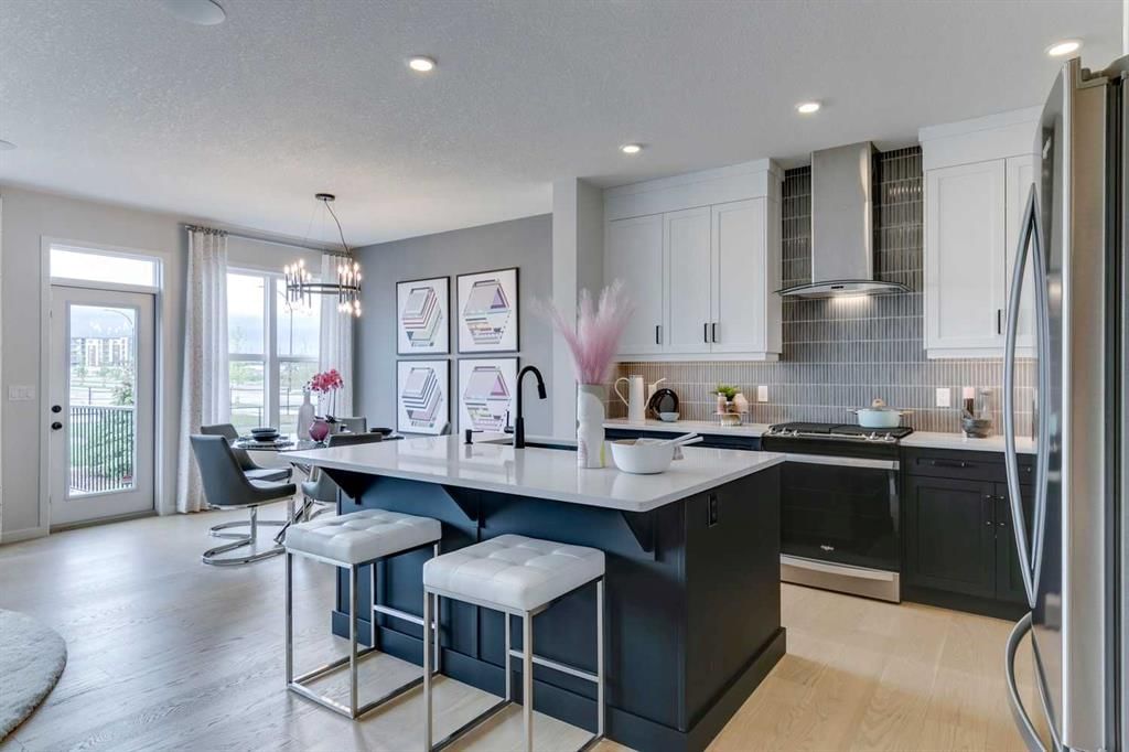23 Belmont Place SW, Calgary — photo 4 of 22