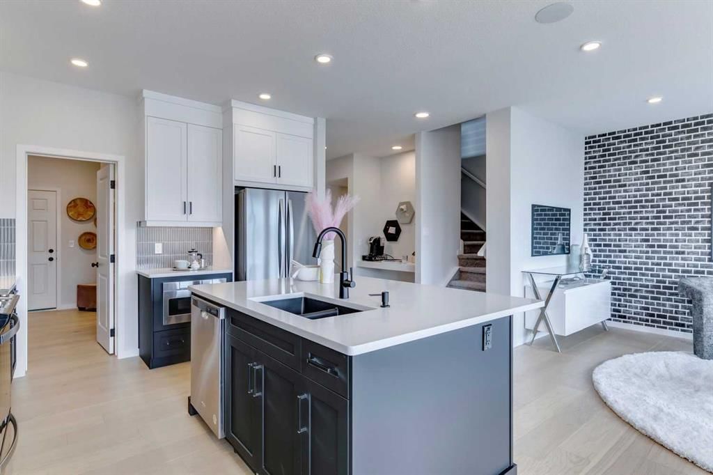 23 Belmont Place SW, Calgary — photo 5 of 22