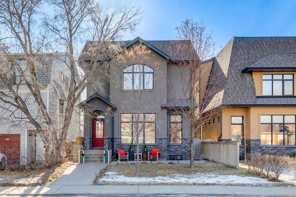 2407 Westmount Road NW, Calgary — main listing photo