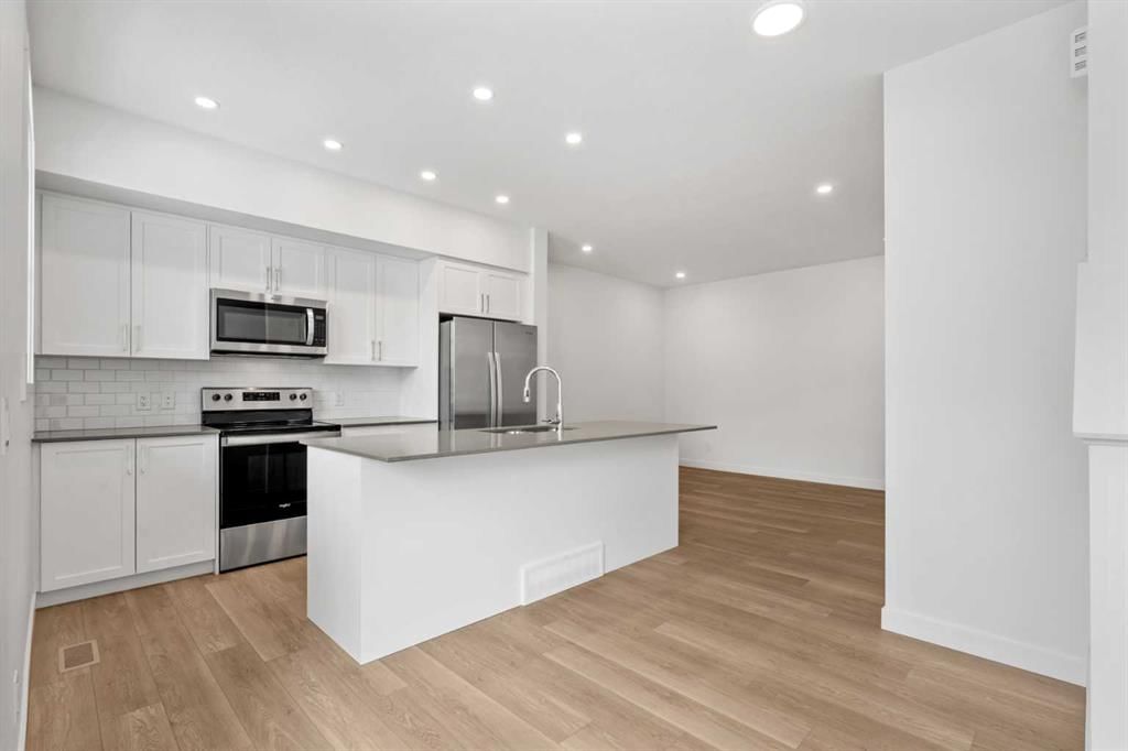 303, 65 Belvedere Point SE, Calgary — photo 3 of 29
