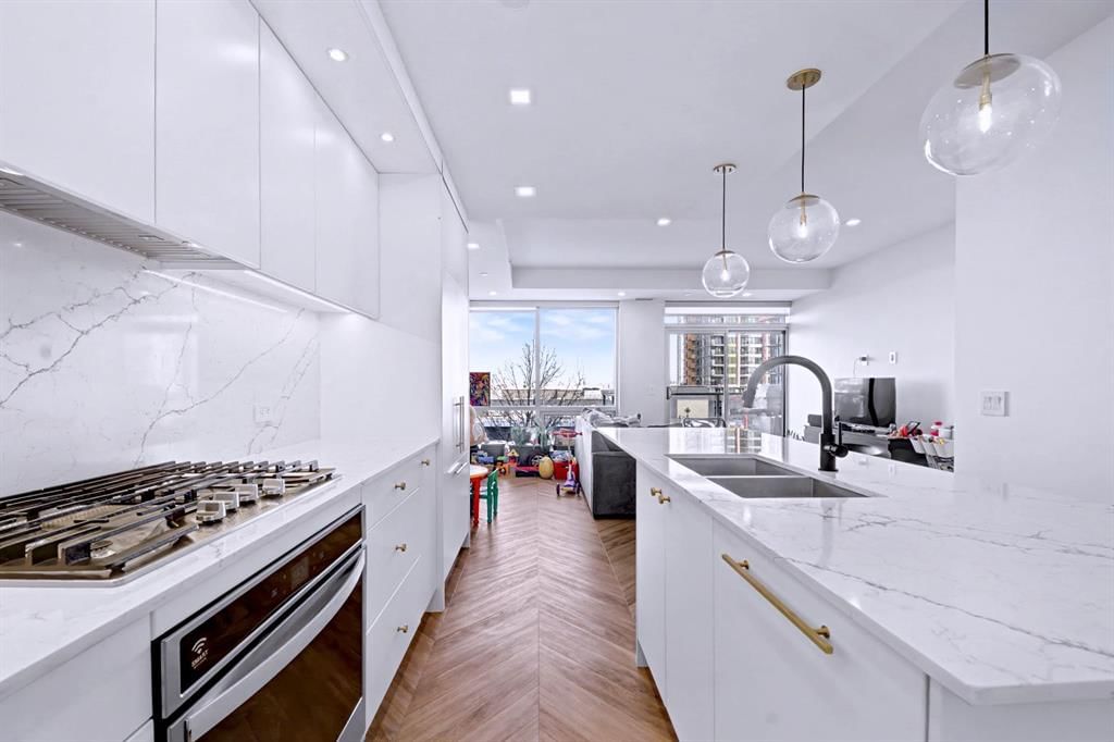303, 8505 Broadcast Avenue SW, Calgary — photo 4 of 22