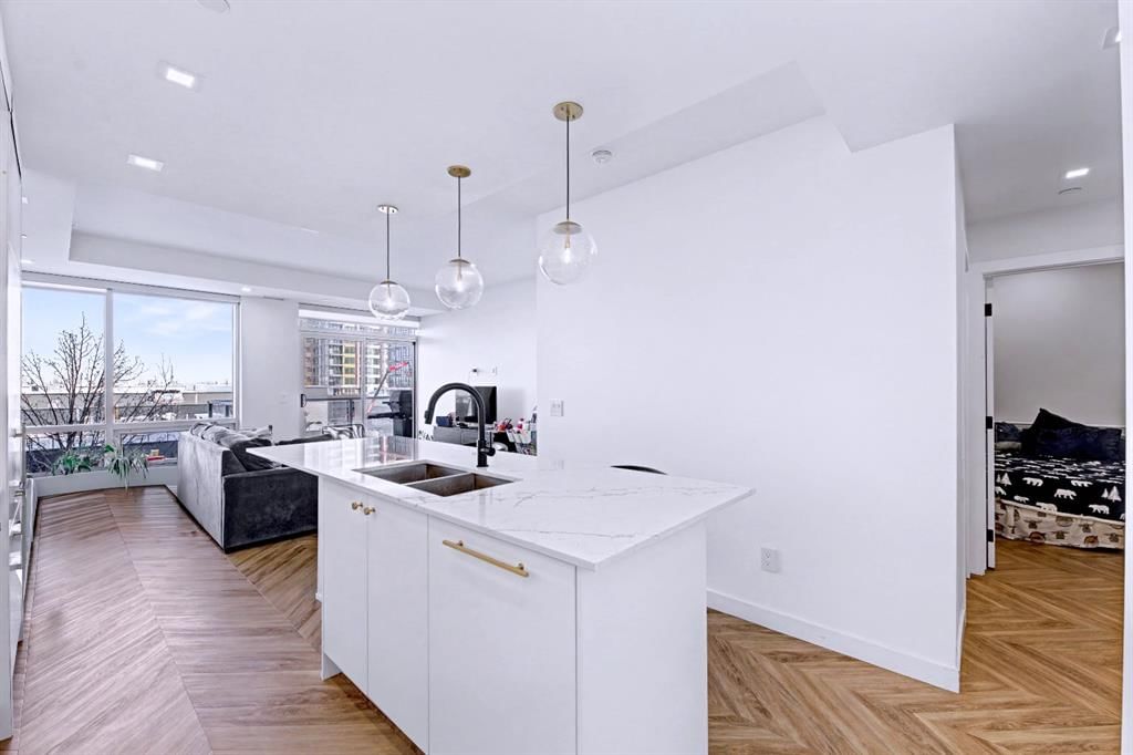 303, 8505 Broadcast Avenue SW, Calgary — photo 5 of 22