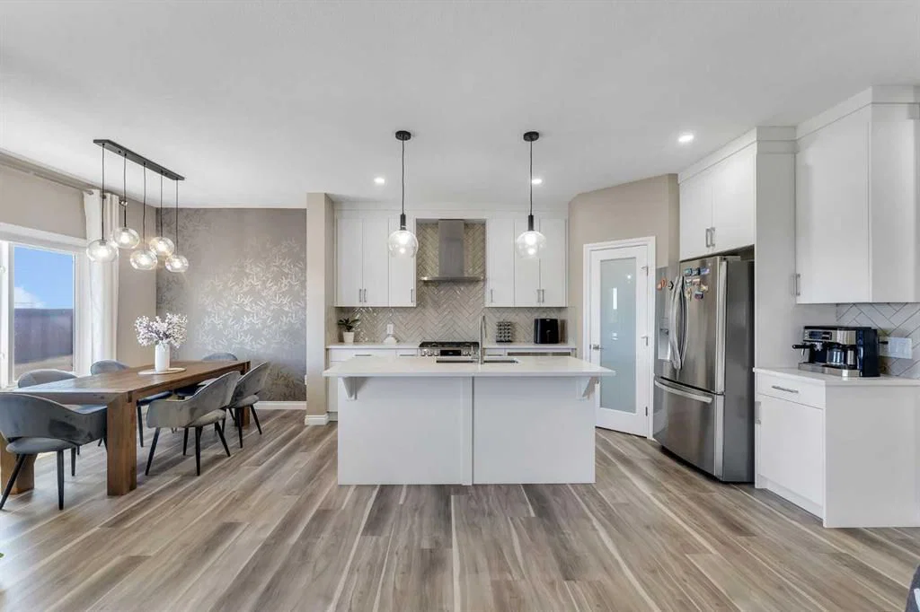 521 Corner Meadows Way NE, Calgary — photo 2 of 43