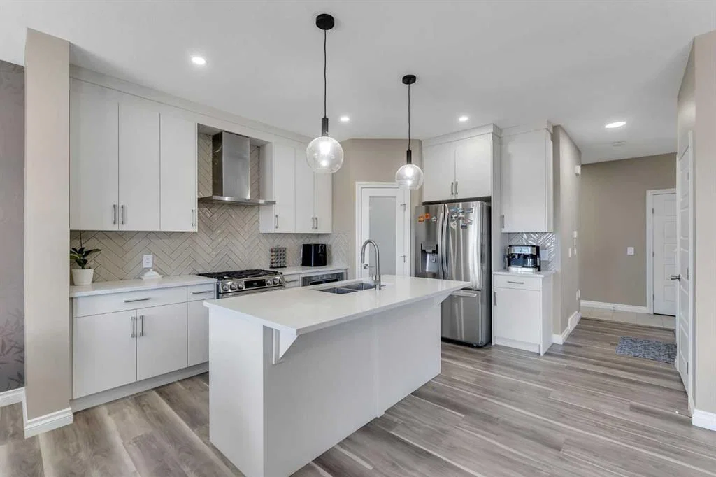 521 Corner Meadows Way NE, Calgary — photo 4 of 43