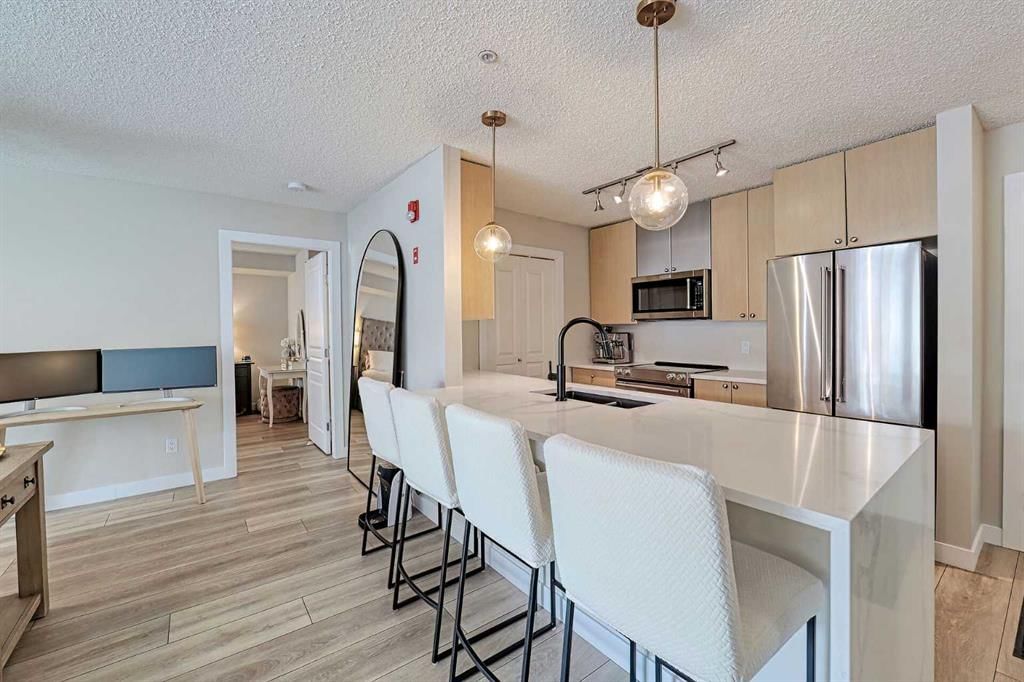 219, 25 Richard Place SW, Calgary — photo 2 of 34