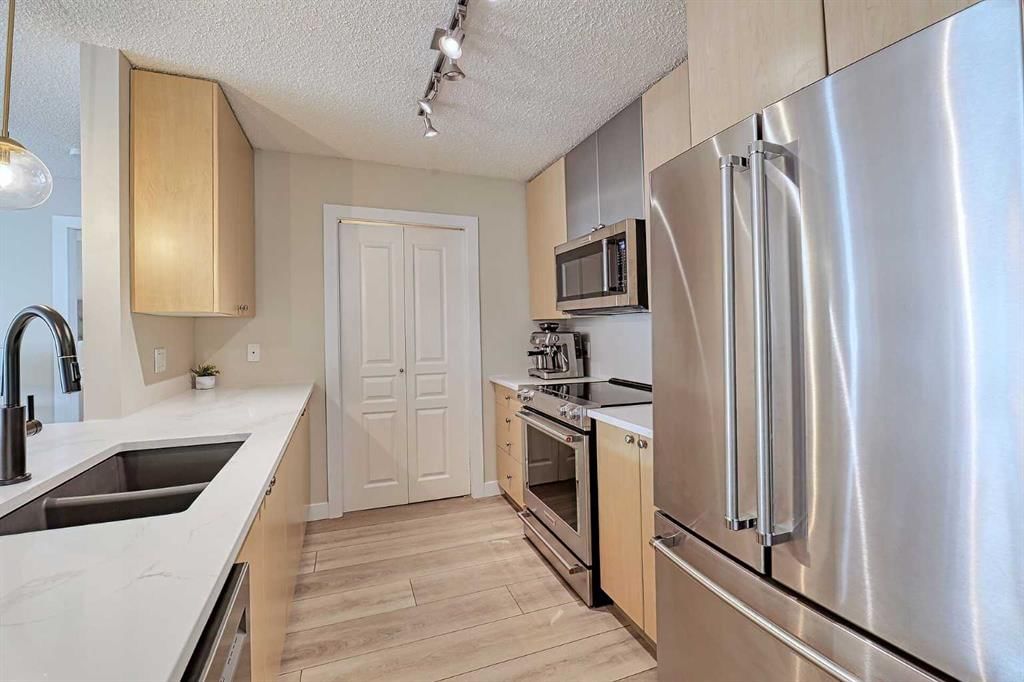 219, 25 Richard Place SW, Calgary — photo 4 of 34