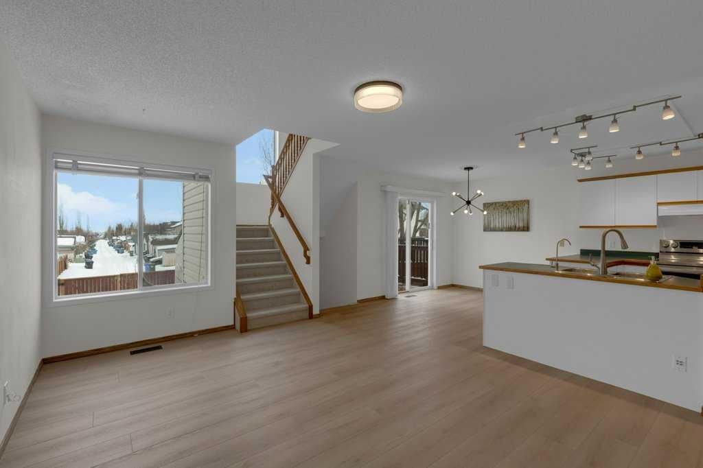 9473 Hidden Valley Drive NW, Calgary — photo 2 of 30