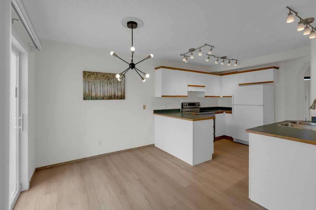 9473 Hidden Valley Drive NW, Calgary — photo 3 of 30