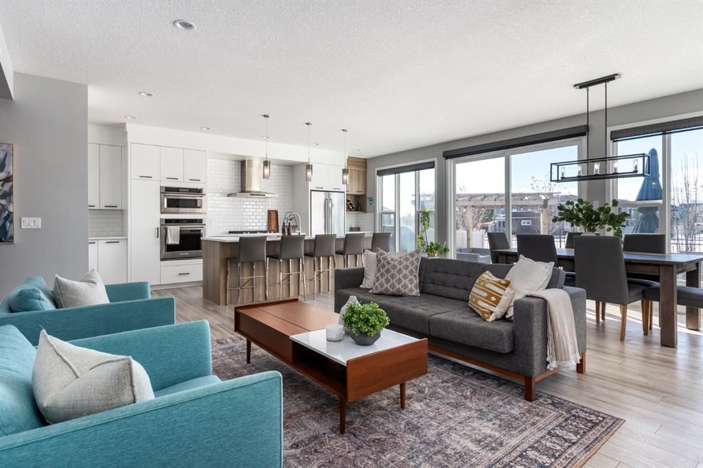 21 West Grove Mews SW, Calgary — photo 3 of 50