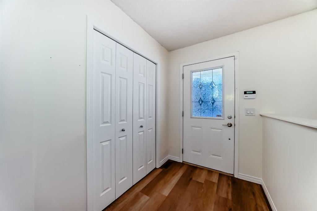 10 Bridlecrest Manor SW, Calgary — photo 3 of 48
