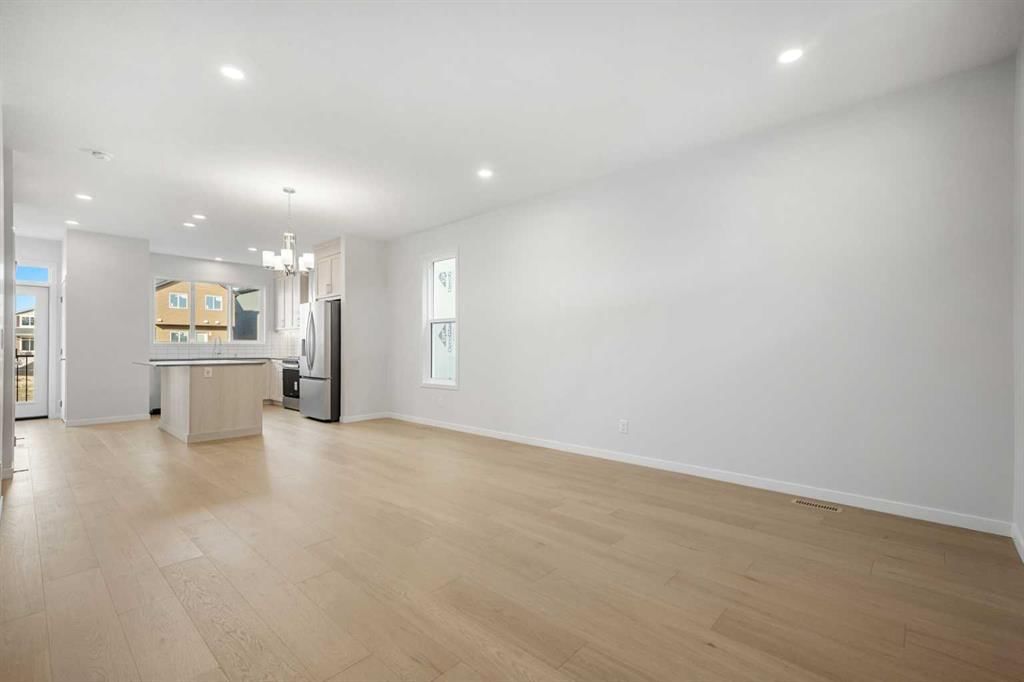 118 Wolf Hollow Terrace SE, Calgary — photo 2 of 50