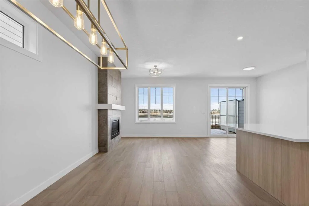 159 Greenwich Drive NW, Calgary — photo 3 of 42