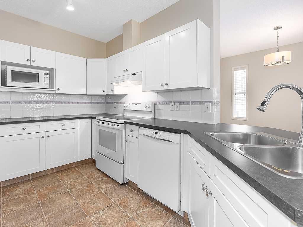 601, 39 Hidden Creek Place NW, Calgary — photo 3 of 21