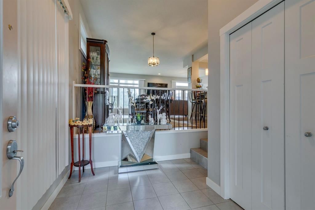 228 Sage Bluff Drive NW, Calgary — photo 3 of 50